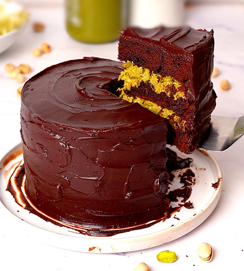 Viral Dubai Chocolate Bar Cake